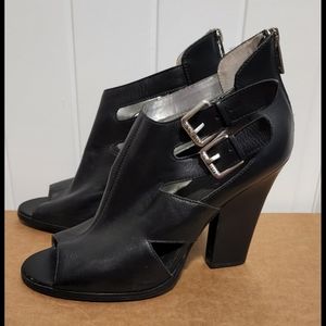 Guess black heel open toe booties buckles zipper size 9.5 womens